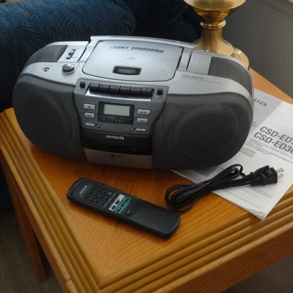 AIWA ~ CSD-ED70 ~ Stereo Sound System ~ CD Player ~ AM / FM ~ Cassette Recorder - Picture 1 of 5